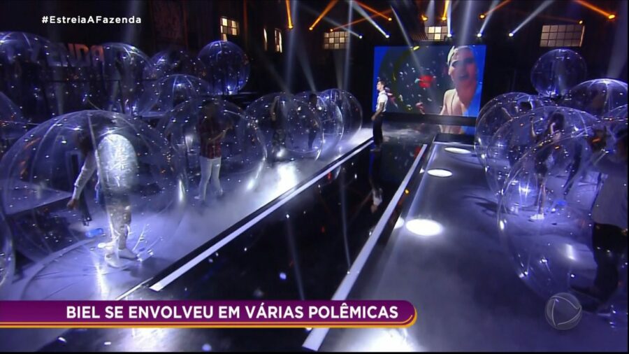 A Fazenda estreia com boa audiência e liderança na medição prévia