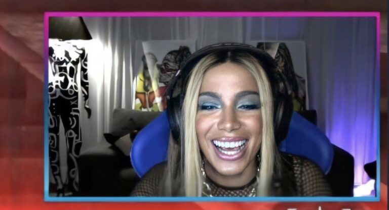 Anitta estreia como streamer de games jogando Free Fire e admite: “Perdida”