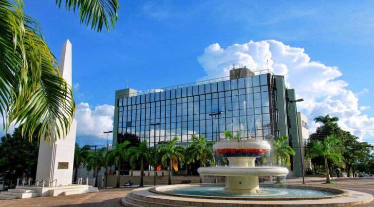 Deputados votam por manter veto de Gladson a PL que proíbe corte de energia e água durante pandemia