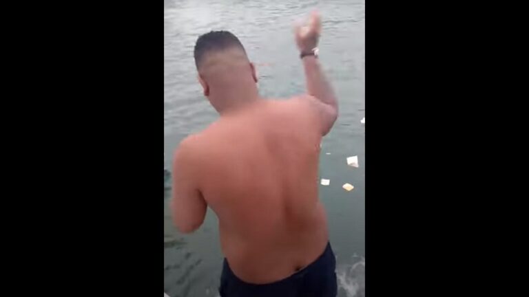 Participante de festa em barcos de luxo joga notas de R$ 50 no mar; assista ao vídeo