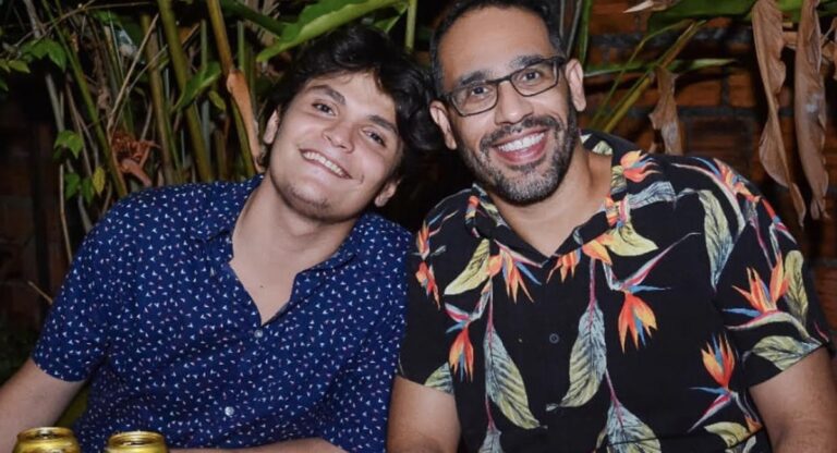 Coluna do Moiśes: Todo amor nas redes sociais de Sérgio de Carvalho e Pedro Lima