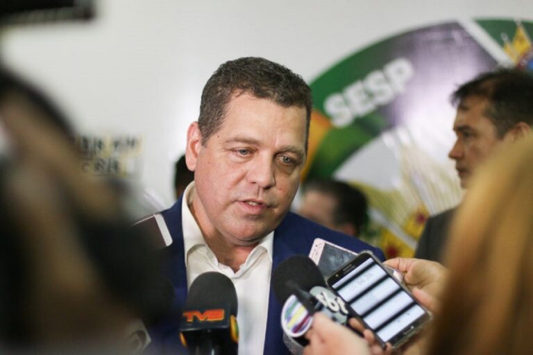 Governador em exercício, Rocha exonera diretores e chefes de departamento do governo