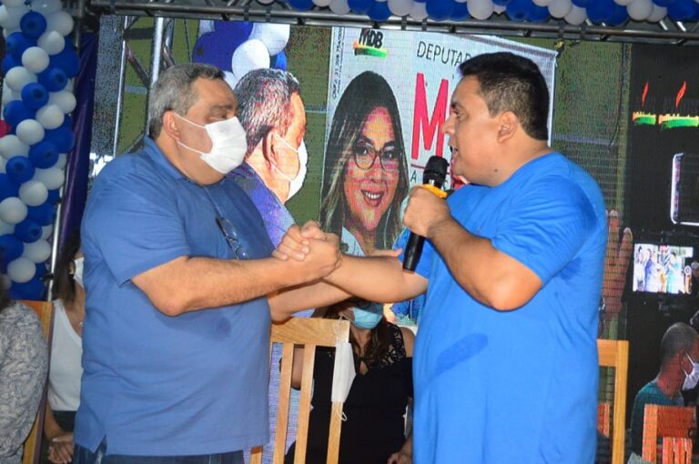 Em Sena, Mazinho Serafim e o vice Gilberto Lira disputam a reeleição