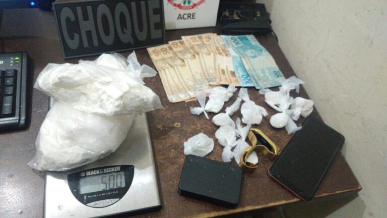 PMAC apreende jovem de 21 anos com dinheiro e mais de meio quilo de cocaína na capital