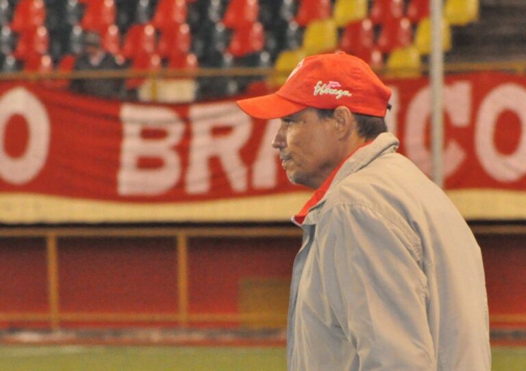 Série D: Atlético Acreano “namora” o técnico Everton Goiano