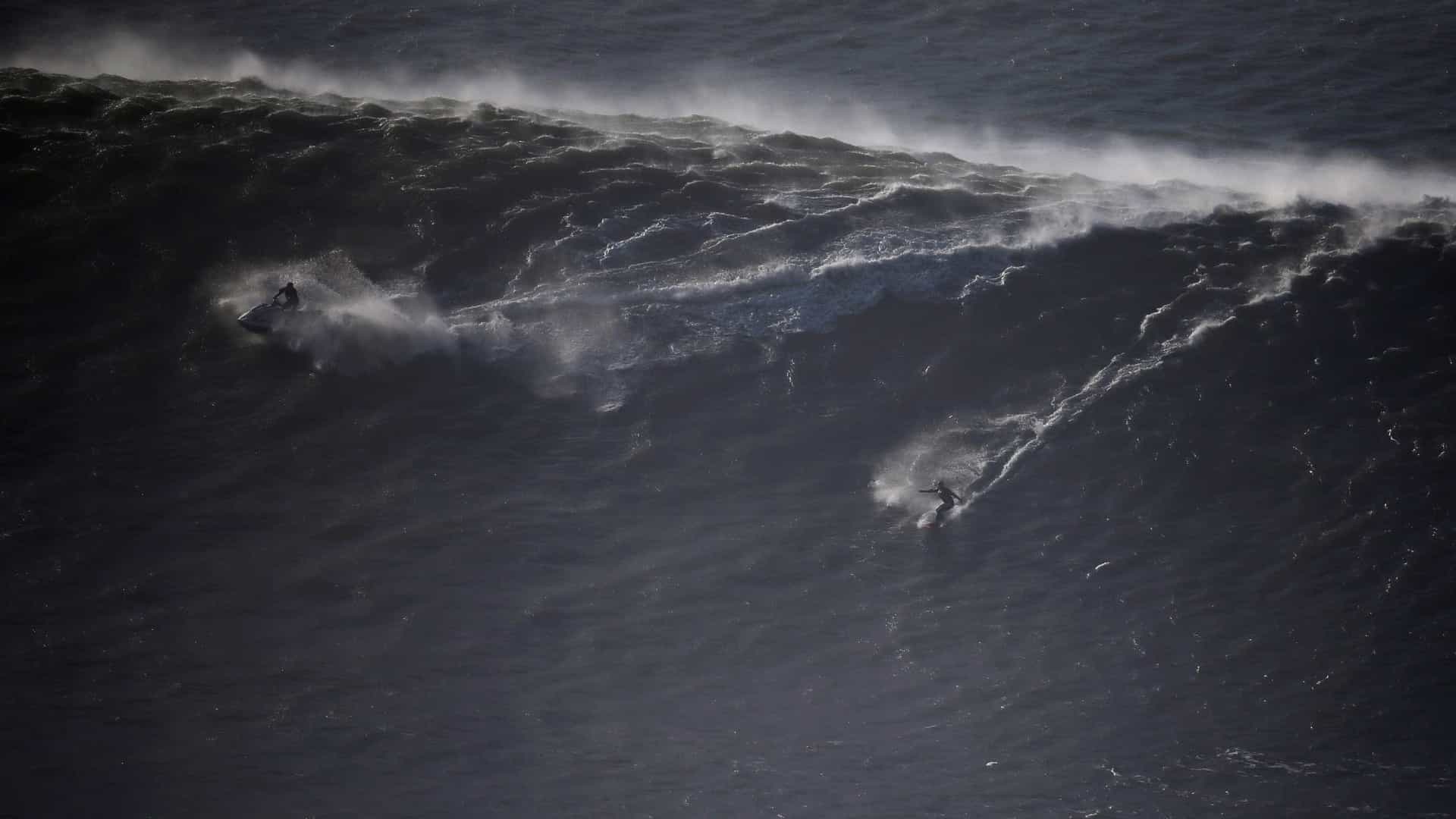 Surfista perde prancha no Havaí e a encontra nas Filipinas