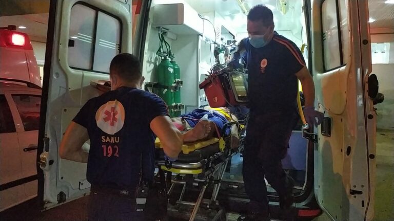 Motociclista e ciclista, supostamente embriagados, ficam feridos após colisão em Rio Branco