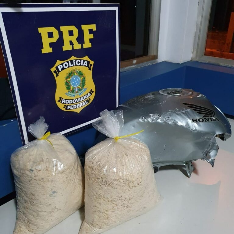 Homem é preso com 9 Kg de cocaína dentro de tanque de combustível de moto no AC