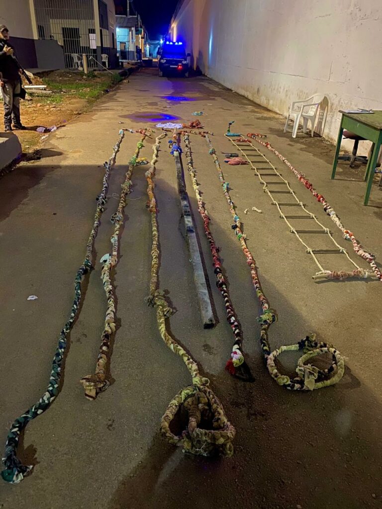 Quase 40 detentos tetam fugir do FOC e são impedidos por policiais penais