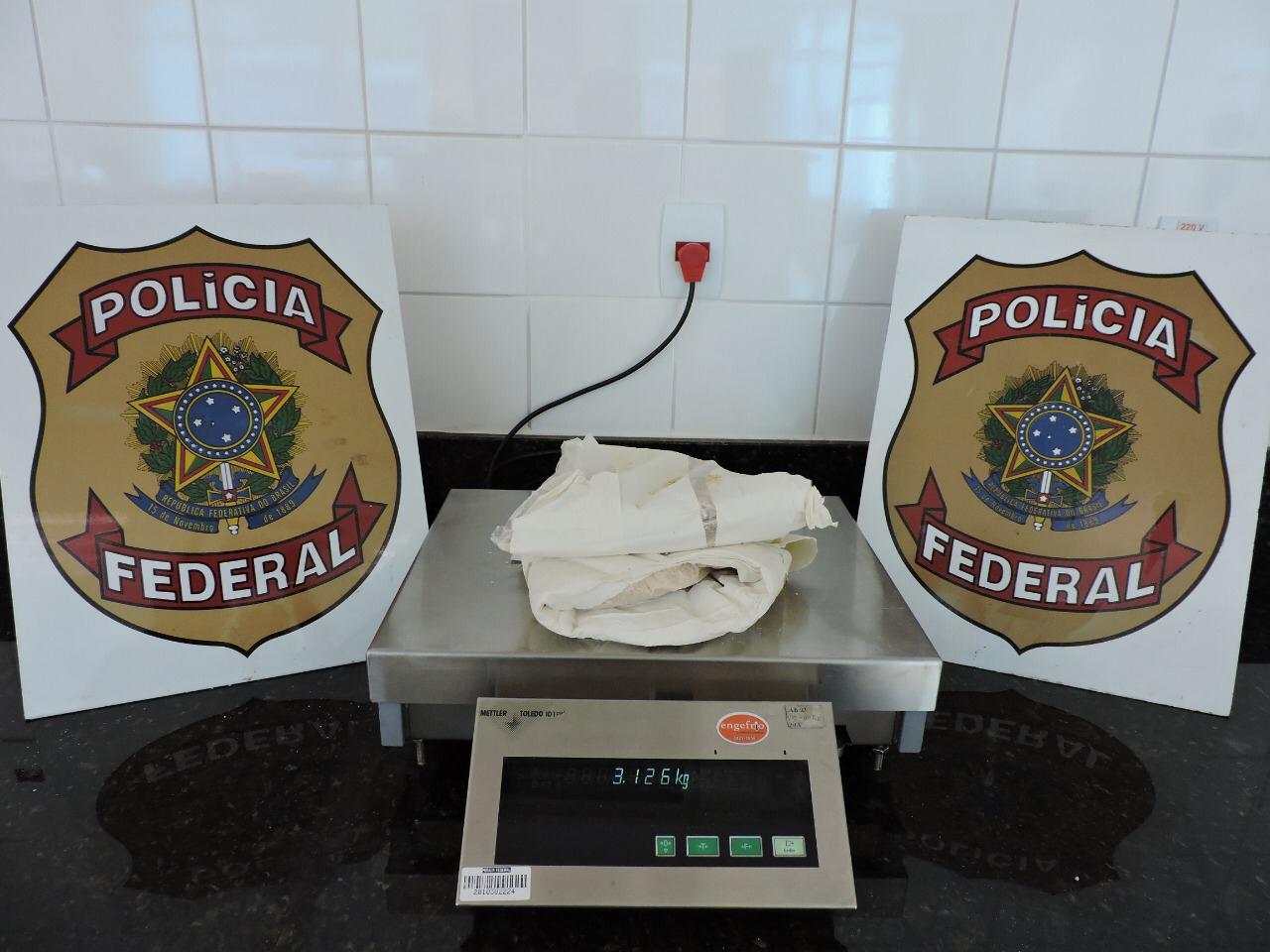Jovem é preso no Aeroporto de Rio Branco tentando transportar cocaína para o Nordeste