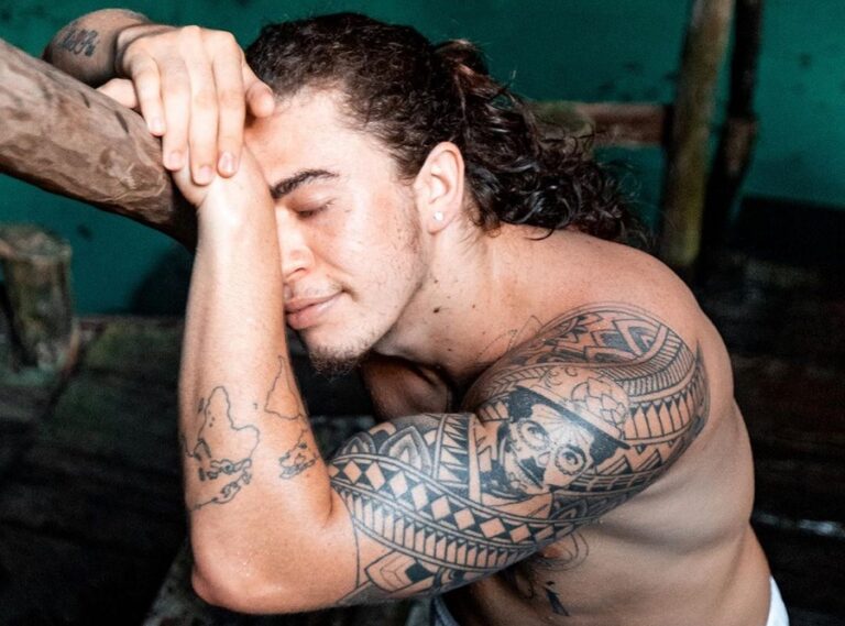 Whindersson Nunes exibe corpo saradão em férias luxuosas no México