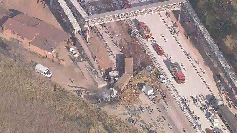 Acidente deixa 2 mortos e 11 feridos em estado grave em Rodovia de MG