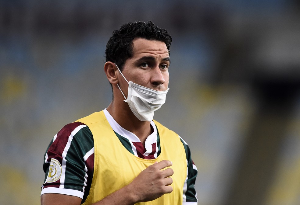 Após quebrar jejum no Fluminense, Ganso é diagnosticado com Covid-19