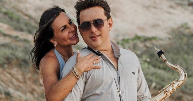 Pegou fogo! Gretchen posa com o marido em foto sexy: “Fazemos gostoso”