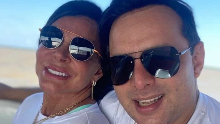 Gretchen se casa pela 18ª vez com festa em ilha fluvial