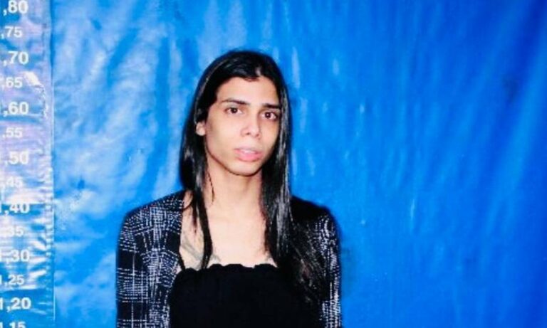 Polícia prende travesti que extorquia dinheiro de vítimas em encontros marcados no Tinder