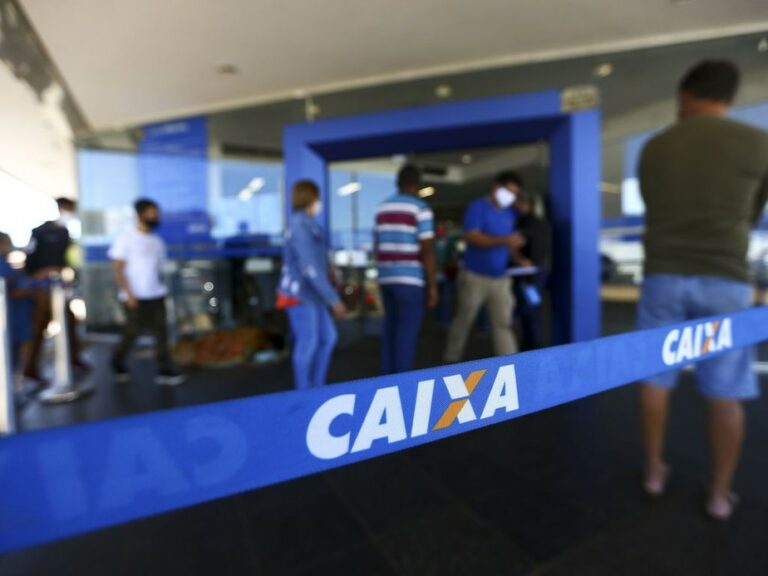 Caixa abre agências neste sábado para pagar auxílio emergencial e FGTS