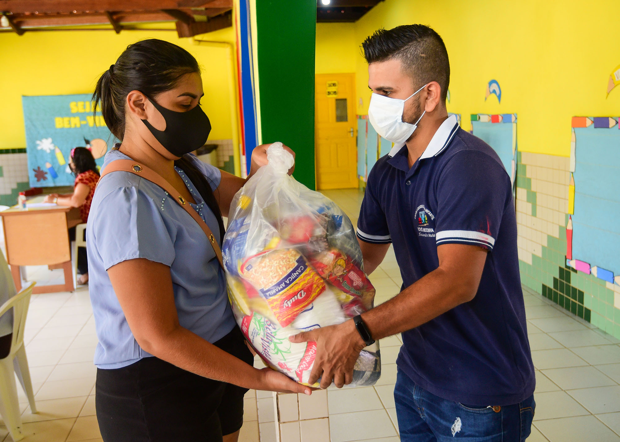 Prefeitura inicia terceira entrega de kits de merenda escolar e mais 10 mil famílias vão receber os alimentos
