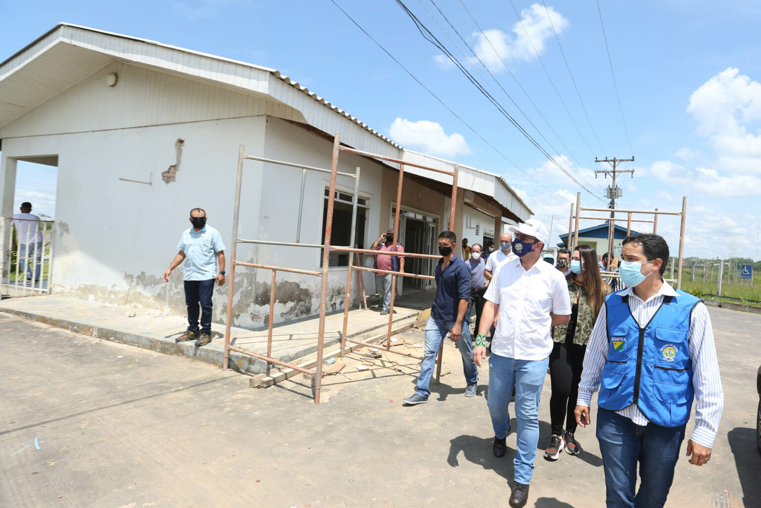 Gladson Cameli inspeciona obras do aeroporto de Tarauacá