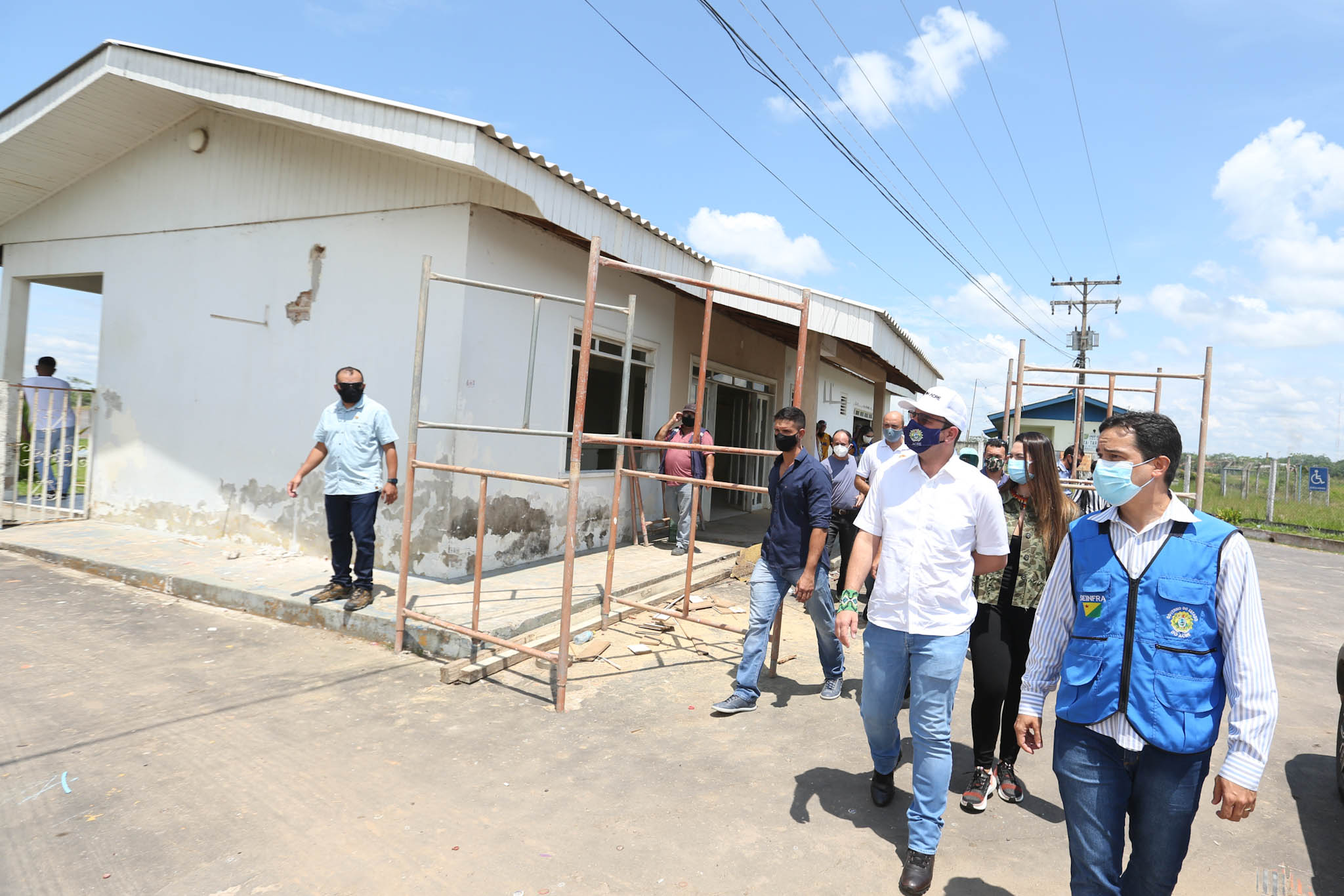Gladson Cameli inspeciona obras do aeroporto de Tarauacá