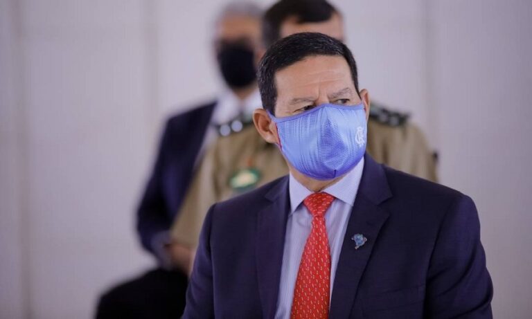 Mourão apresenta a europeus meta de reduzir desmatamento na Amazônia em 50% até 2023