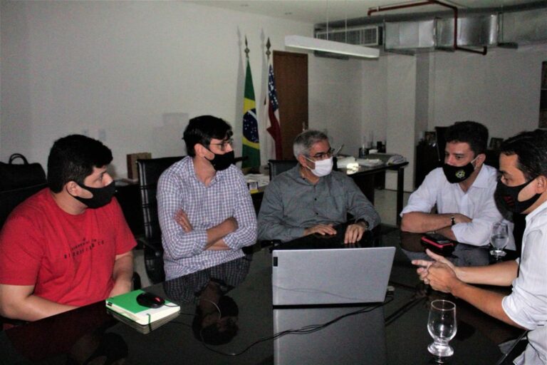 Em Manaus, governo trata sobre abertura de estrada que liga Feijó a Envira/AM