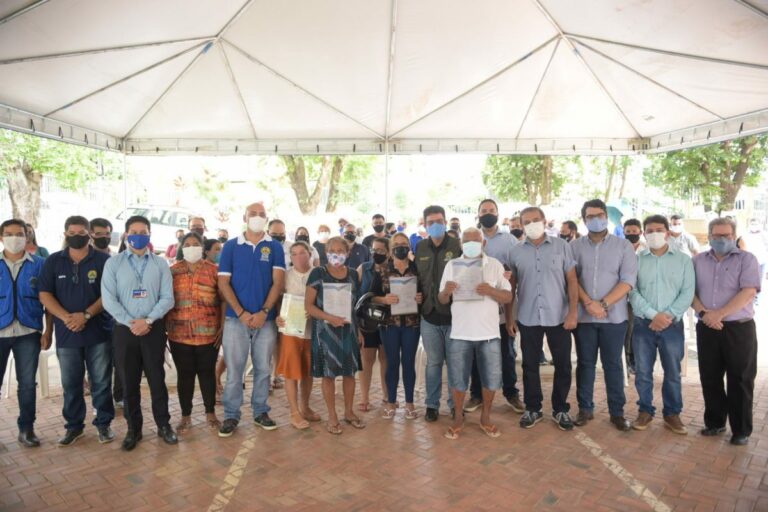 Governo realiza entrega gradativa de títulos de propriedade