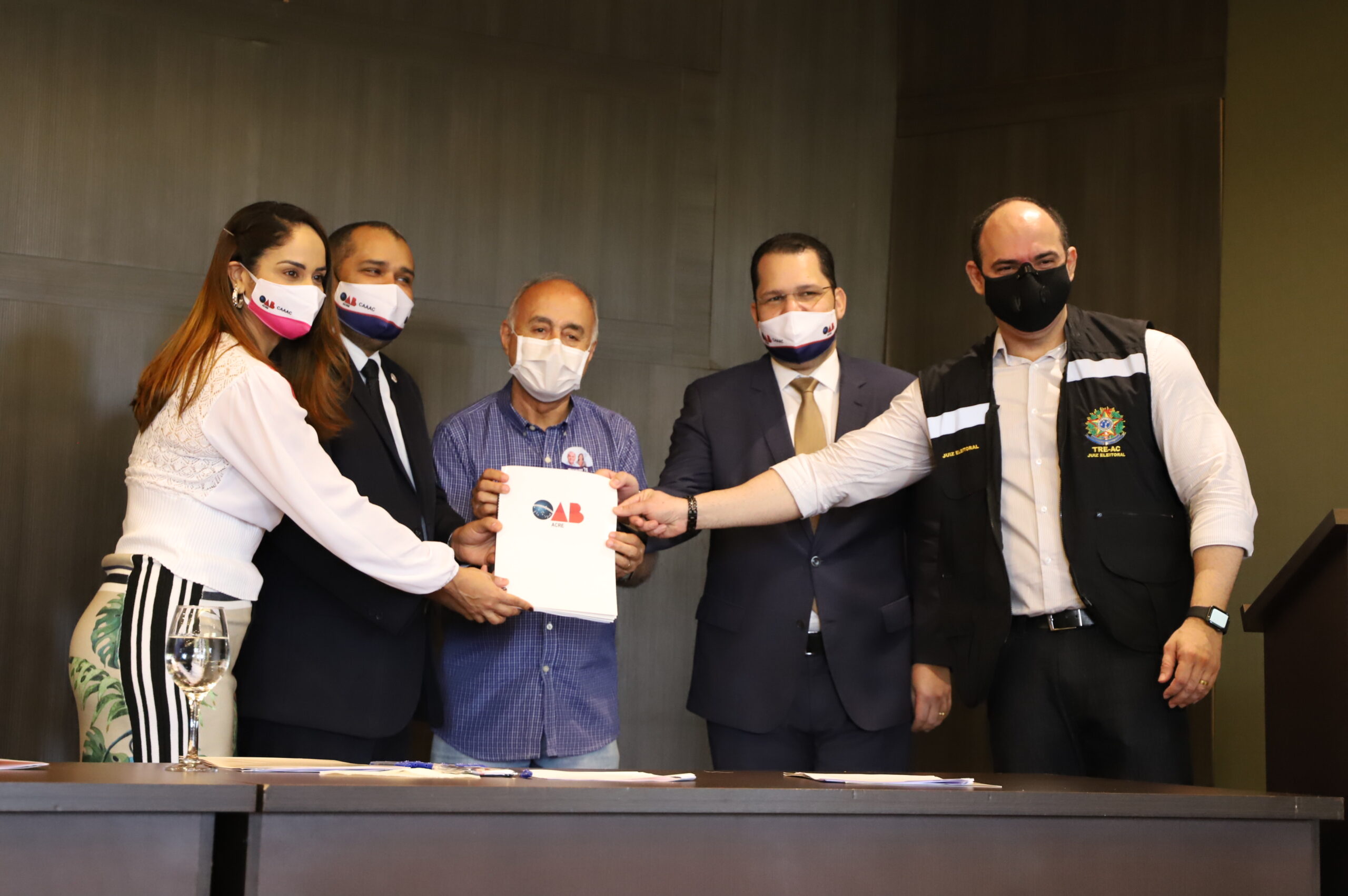 Bocalom se compromete com acessibilidade, direitos das mulheres e contra notícias falsas