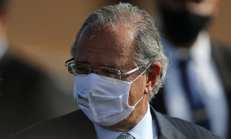 Foco deve ser vacinação em massa e desobstrução da pauta do Congresso, diz Guedes