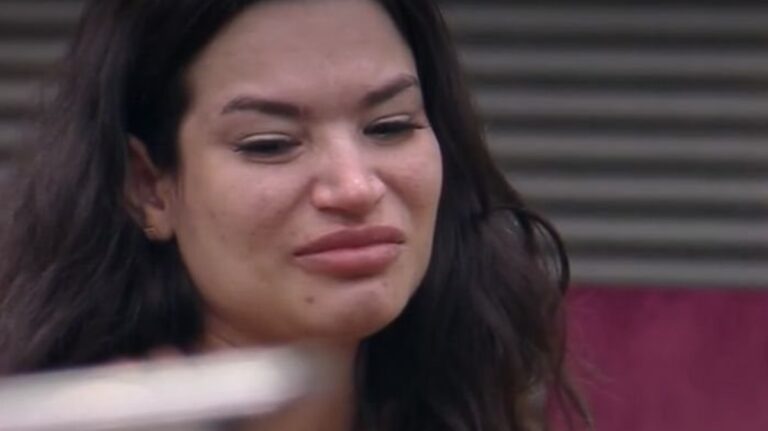 Acreana Raissa Barbosa e assessor caem no golpe da casa própria