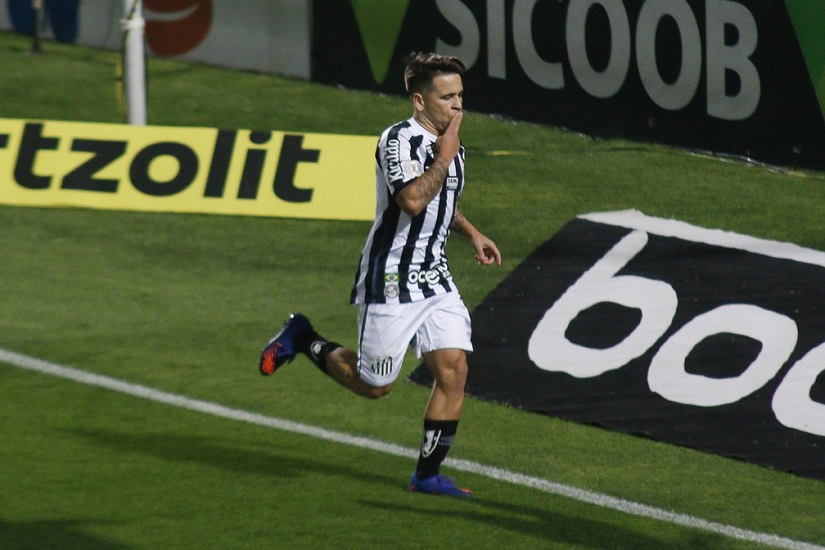 Soteldo faz contraproposta ao Al Hilal; Cuca diz que jogo contra Coritiba é o último do atacante