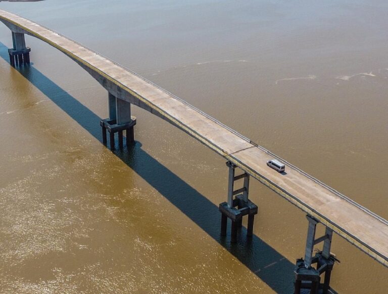 Após meses de atraso, ponte sobre o Rio Madeira deve ser entregue em meados de março