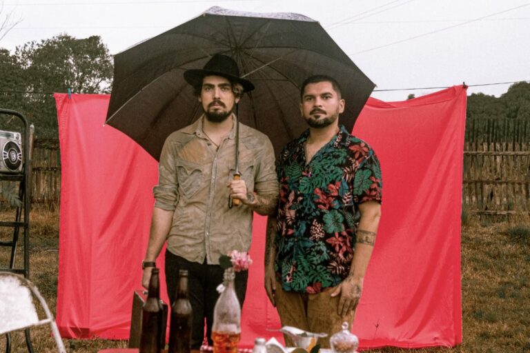 Mil Dias em Solidão: Dupla acreana lança 1ª música e clipe da carreira; ouça