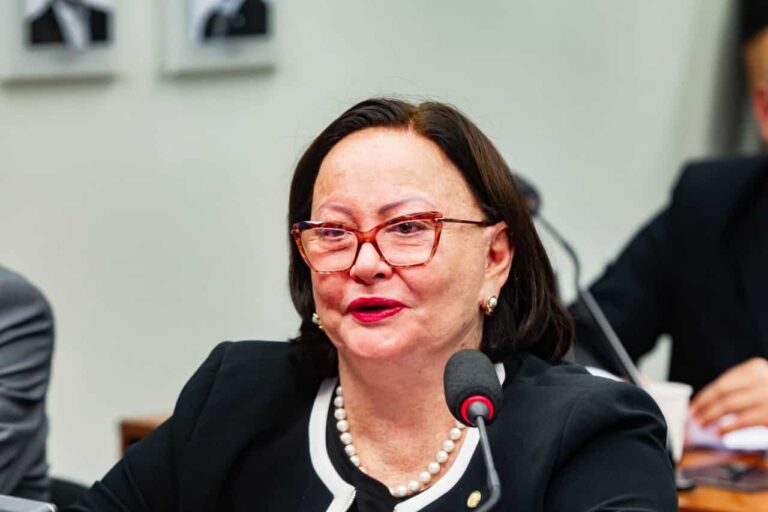 Vanda Milani afirma que o fortalecimento do servidor público é de interesse da sociedade