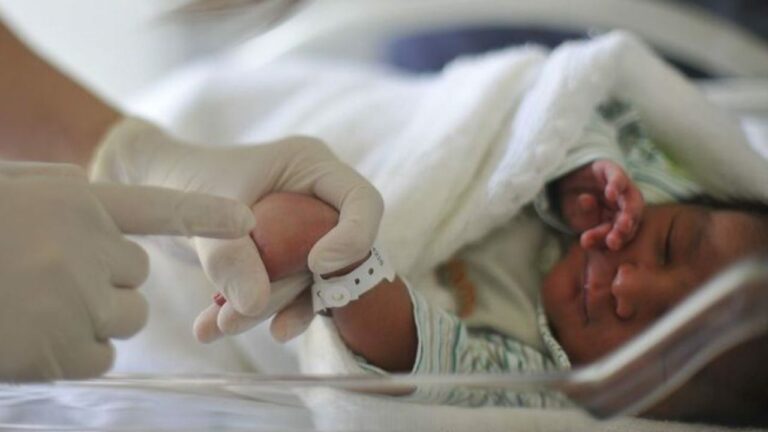 Bebê espanhol nasce com anticorpos contra o coronavírus