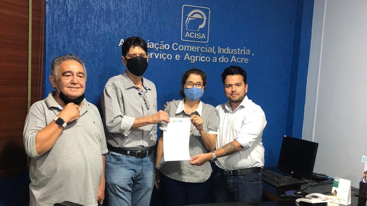 Presidente da Energisa assume compromisso de trocar malha elétrica em Acrelândia