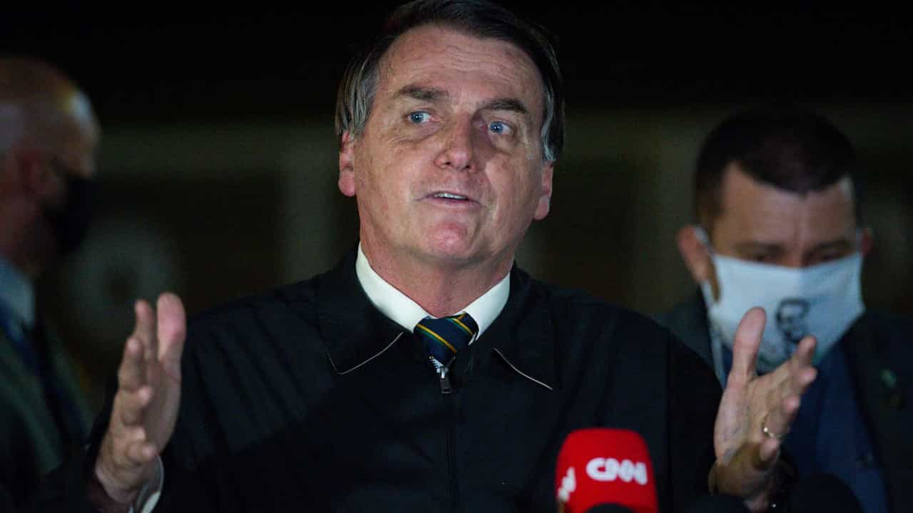 Presidente Jair Bolsonaro promete emendas em vídeos de campanha
