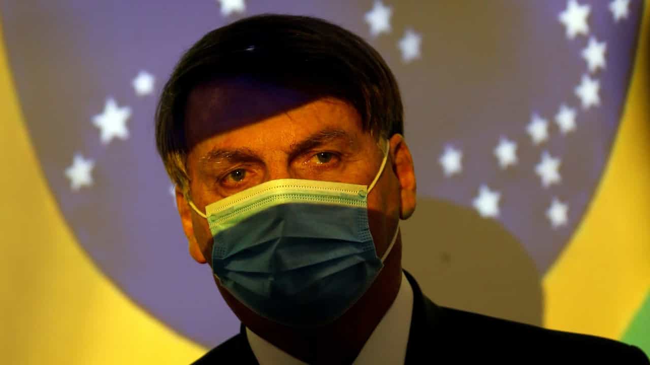Bolsonaro veta pagamento de R$ 600 a atletas