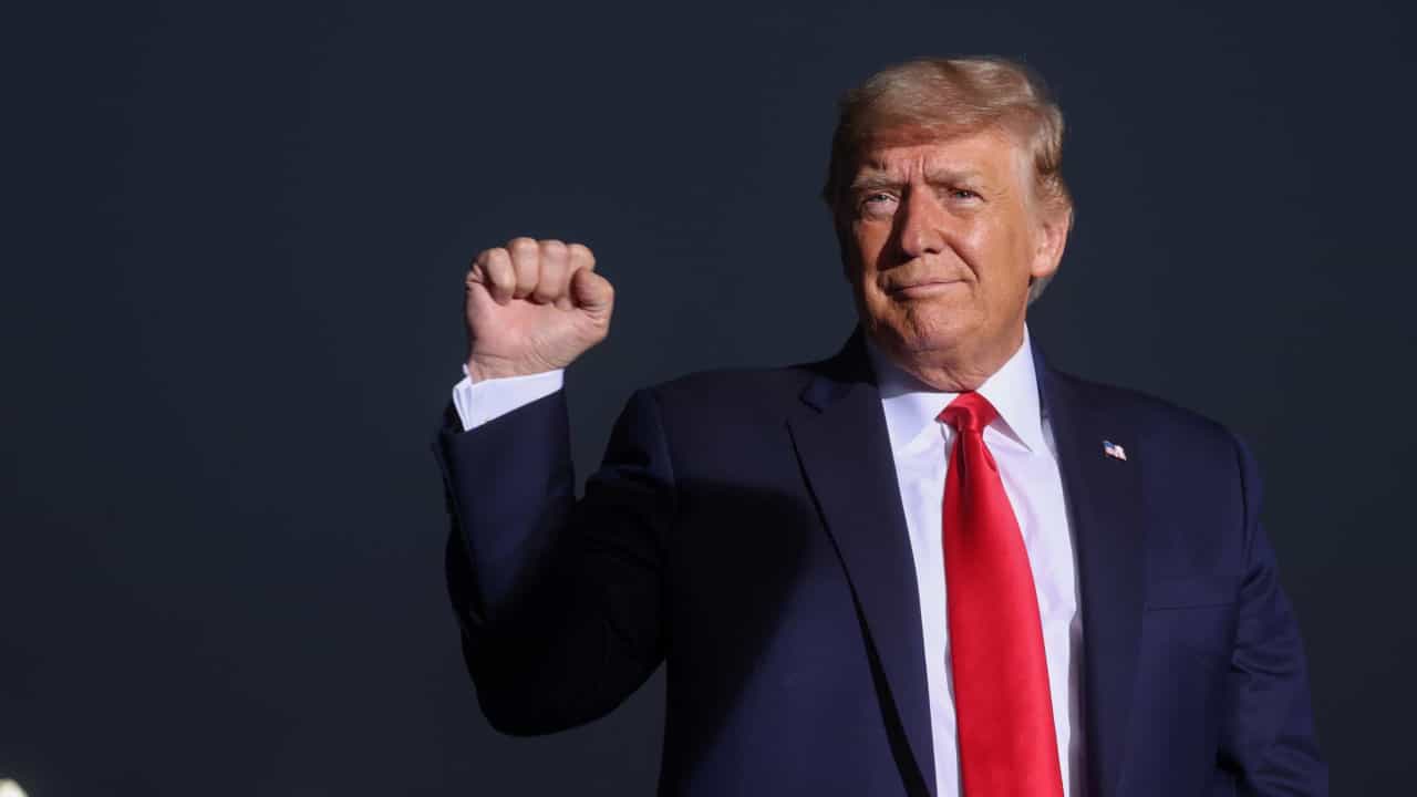 Trump é detonado após publicar montagem de Biden em cadeira de rodas