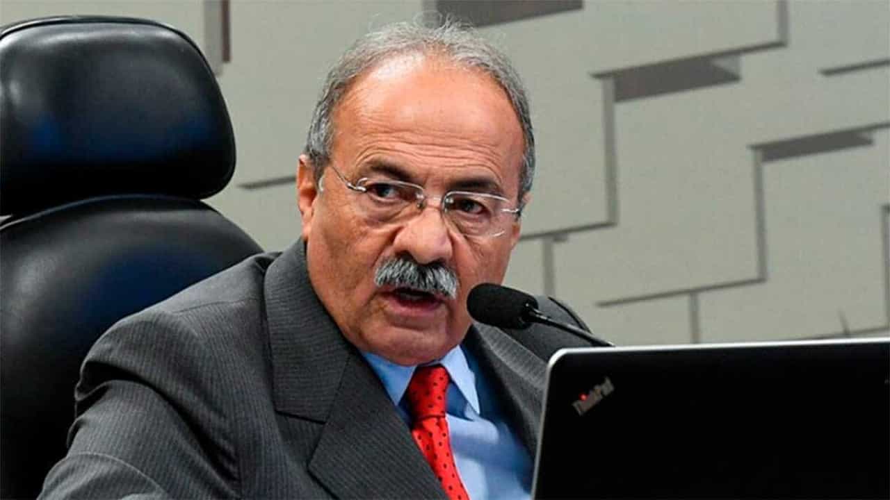 PGR diz que não é possível afirmar, por ora, origem de dinheiro na cueca