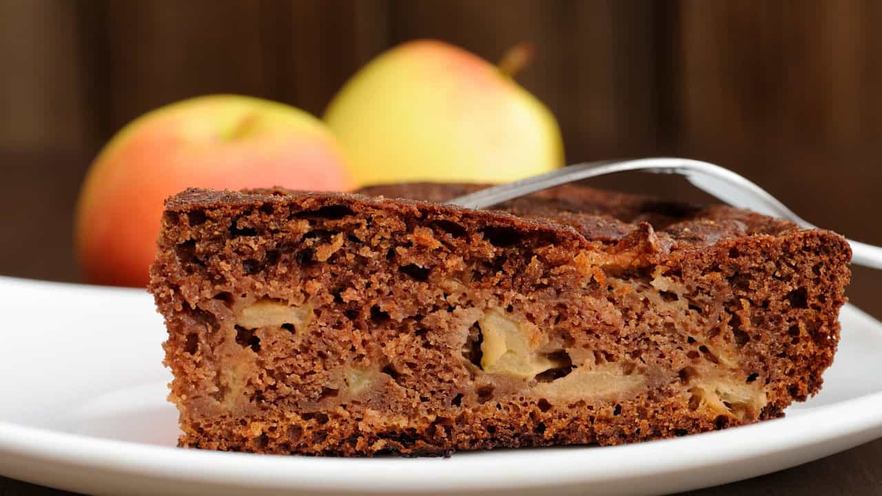 Alerta guloso! Receita de bolo fofo de maçã e chocolate
