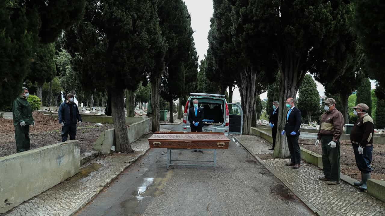 Covid-19: UE registou 168 mil mortes suplementares entre março e junho