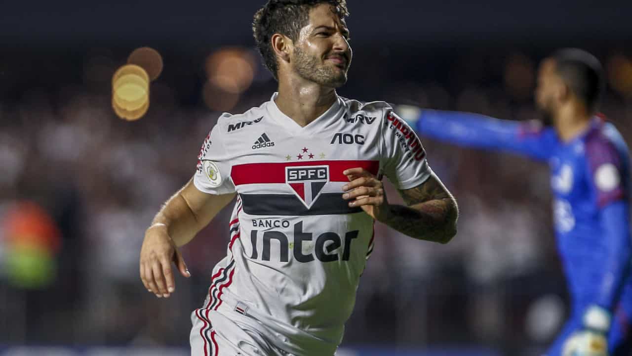 Desempregado, jorgador Alexandre Pato completa dois meses sem clube