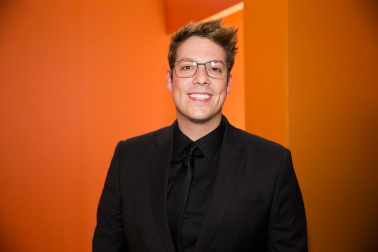 Fábio Porchat revela que escuta áudios antigos de Paulo Gustavo