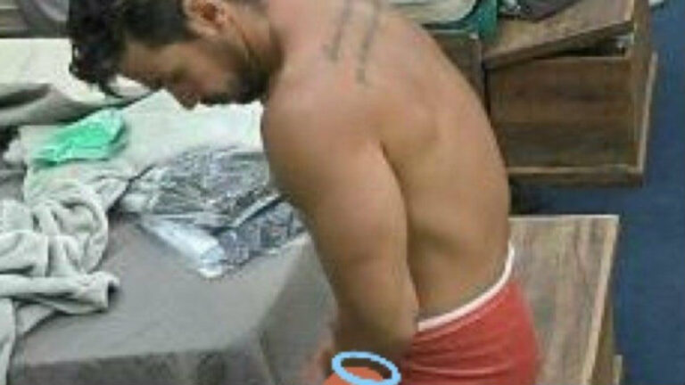 A Fazenda: Mariano deixa escapar nude e web vai à loucura: “Gostoso”; VEJA