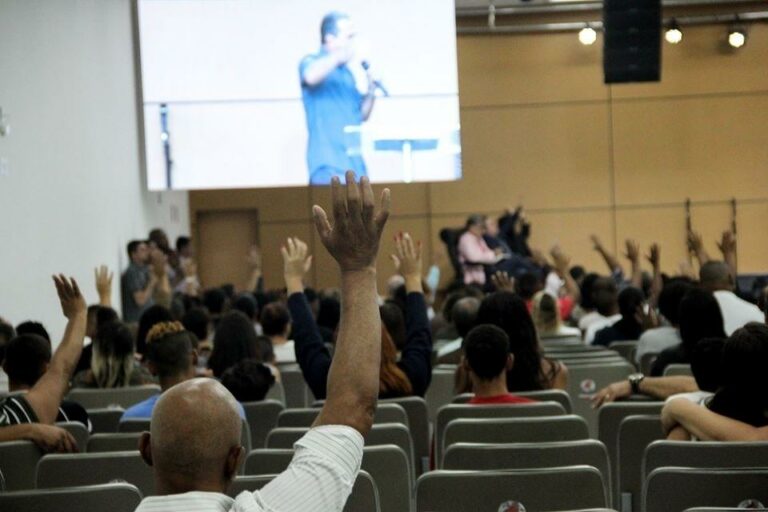 No AC, Justiça determina aplicação de multa a Assembleia de Deus caso descumpra decreto