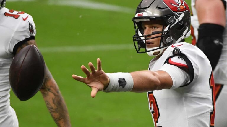 Após 20 anos no Patriots, Tom Brady começa a temporada em alta no Buccaneers