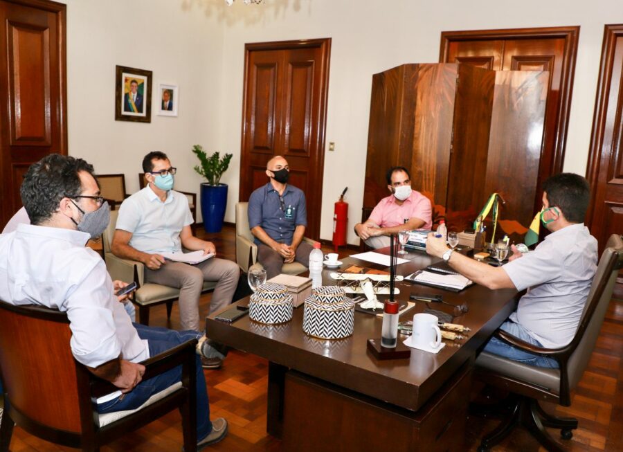 Após encontro com Bolsonaro, Gladson debate com equipe de governo novos investimentos