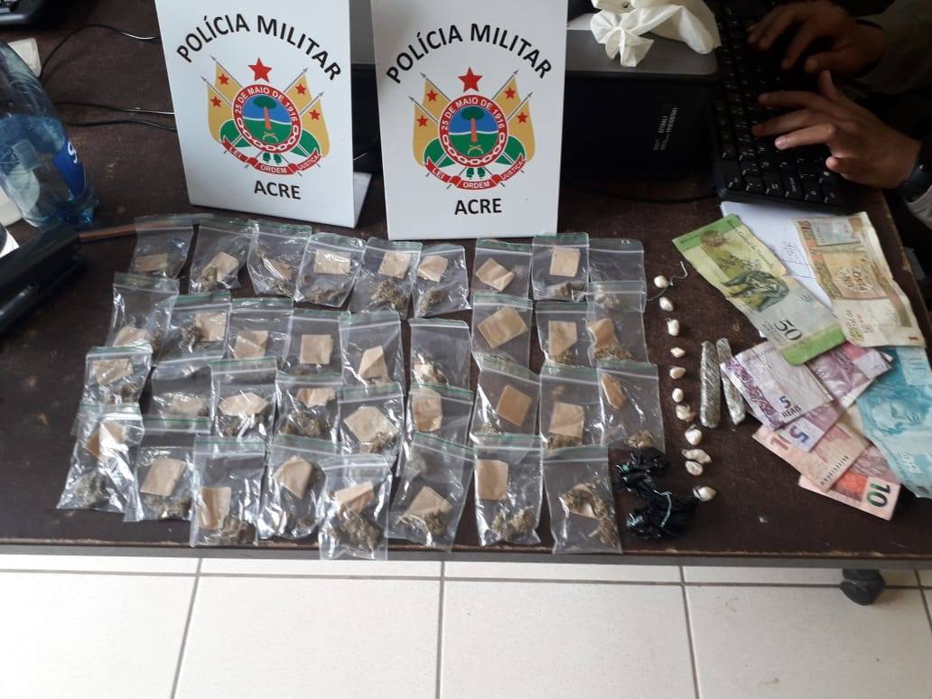PM apreende menor com cocaína, skank e maconha em mercado no Centro da Capital