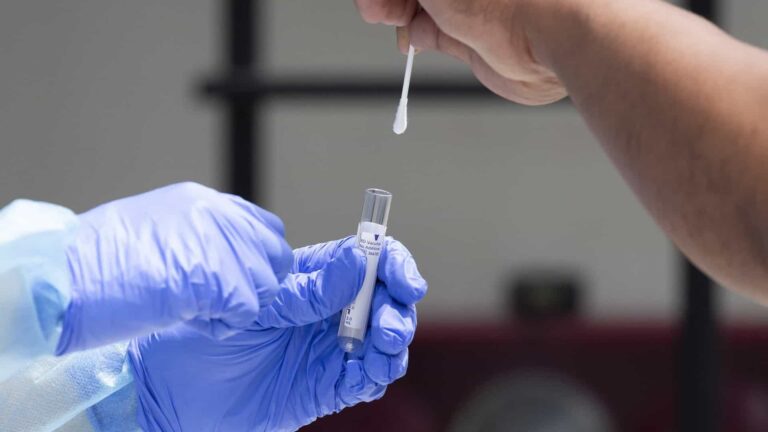 Brasil registra 201 mortes por covid-19 em 24h, total chega a 162.829, diz Saúde